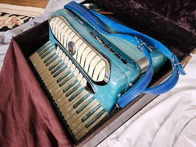 Stradavox Accordion Vintage 1950's • $500