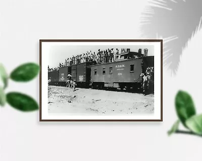 Photo: Soldiers Railroad CarsSud PacificoMexican Revolution • $16.99