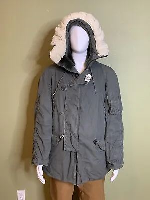 Mens EXTREME COLD WEATHER PARKA Sz MEDIUM Type N-3B  USAF Military Issue • $70