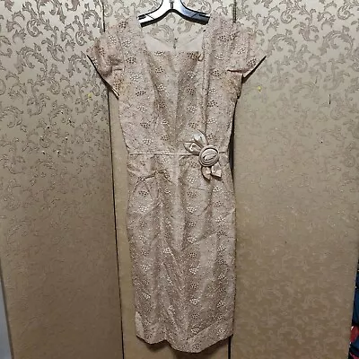 Vintage Beige Embroidered Floral Sheath Dress Size 2 • $29.99