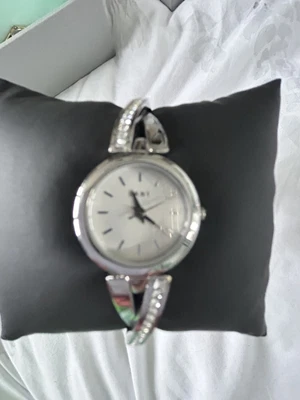 £50 • Buy Dkny Ladies Bracelet Watch