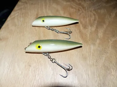 2 RARE Vtg Grizzly Canadian Plug Lures (Olive & Cream)  LURES GLOW 4.75   3/24 • $24.60