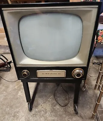 RCA Victor Deluxe Vintage TV Television Set Model 17-S-450 • $120