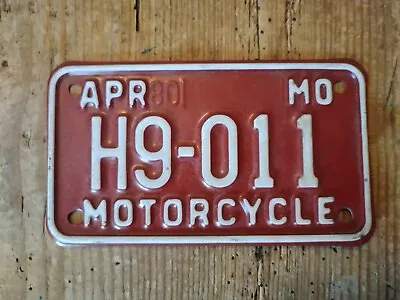 1980 Missouri MOTORCYCLE Base Plate License Plate  H9-011  White On Red APR  MO • $24