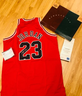 $29915.47 • Buy MICHAEL JORDAN SIGNED AUTO CHICAGO BULLS MITCHELL & NESS JERSEY UDA 1997-98 Red