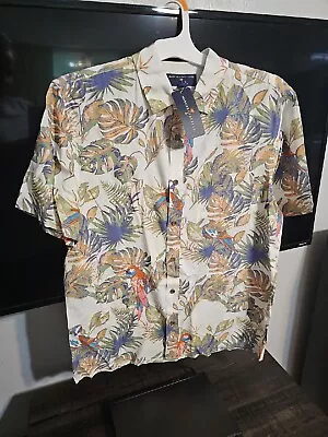 Margaritaville Hawaiian Parrot Shirt Hawaiian Tiki  Button Up Mens Small • $10