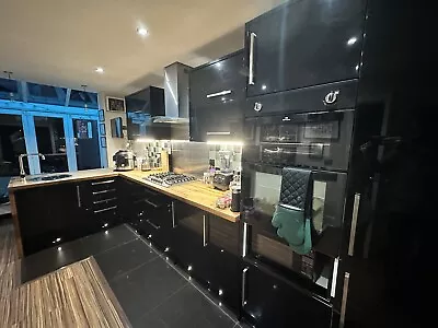 Ikea Kitchen Units Used Gloss Black + Appliances • £0.99