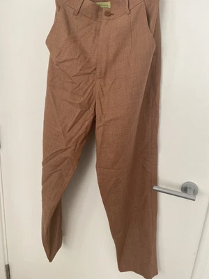 £12 • Buy Size S Tan  Tapered Peg Leg Pants Trousers