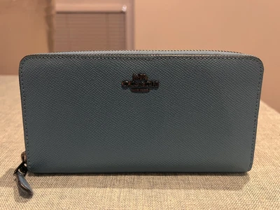 £30 • Buy Coach Accordian Teal Purse