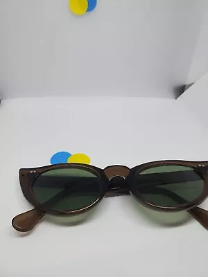 Vintage Willson Cat Eye Women's Sunglasses • $50