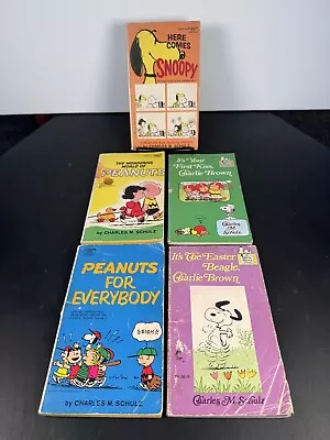 5 Vintage SNOOPY CHARLIE BROWN PEANUTS Books Schulz Paperback 50’s 70’s • $12.95