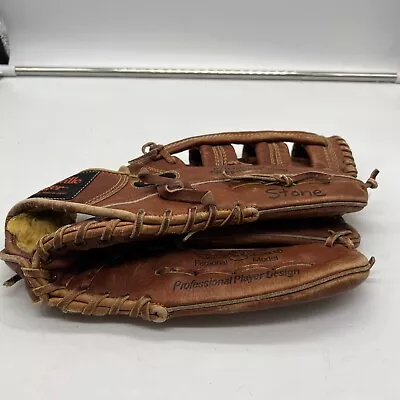 VTG Louisville Slugger 125 Series Baseball Glove Mitt G125-2 RHT • $14.99