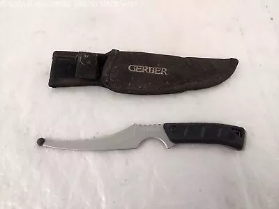 8  Gerber Fixed Blade Metolius E-Z Open Knife With Black Sheath • $12.50