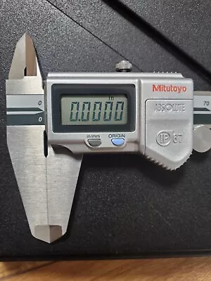 Mitutoyo Digital Vernier Caliper 0-200mm 0-8   500-763-10  Ip67  • £155