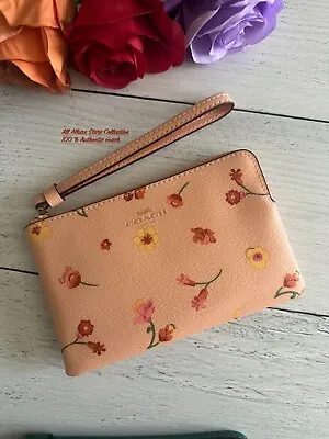 Coach Corner Zip Wristlet Mystical Floral Print C8701 • $46