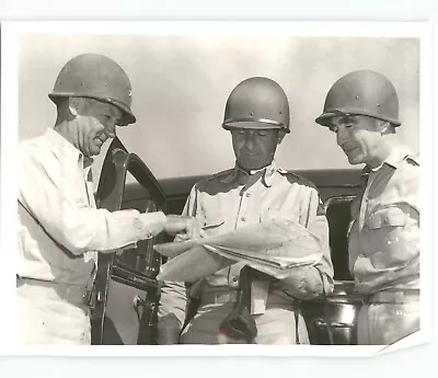 US ARMY GENERALS Check On Desert Training Maneuvers VINTAGE 1942 Press Photo • $40