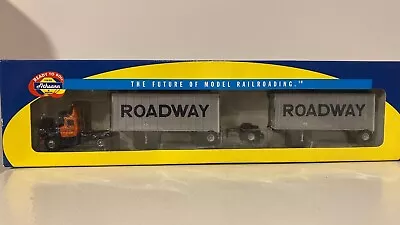 Ho Athearn #93138 Mack ¨r¨ Truck And Two 28' Trailers Roadway • $32.59