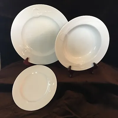 Mikasa Classic Flair White Cala Lily Dinnerware - By The Piece • $6