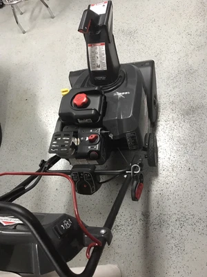 $675 • Buy Briggs & Stratton 1222EE Snow Blower
