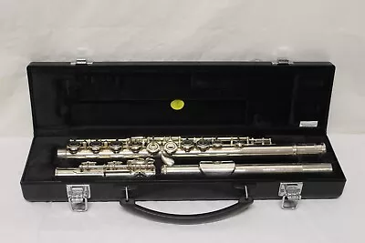 Yamaha YFL-222 Student Concert Flute With Hard Case C3 • $399.99