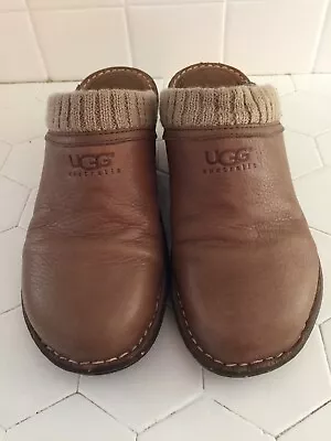 Ugg Women SZ 9 Tan Brown Leather Gael Slip On Clog Mule Shearling Lining 1937  • $24.99