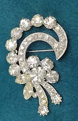 Eisenberg Brooch...lots Of Fire!! • $12.99