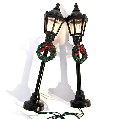 Christmas Village Dollhouse Light Up Lamp Post Battery LED W Wreath Holiday Time • $12.97