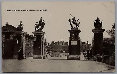 Hampton Court Trophy Gates Richmond London Vintage Postcard • £5