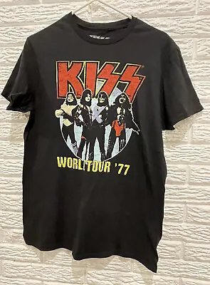 Kiss World Tour ‘77 Black T-Shirt Size Adult Medium Short Sleeve Round Neck • $17.95