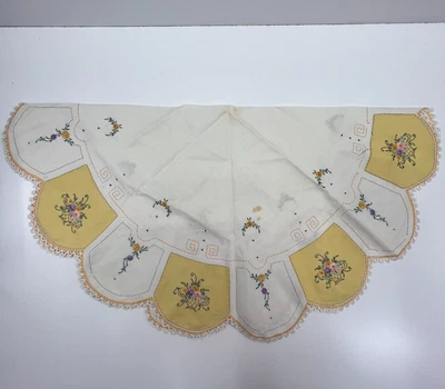 $29.99 • Buy Scalloped Edge Embroidered Floral Applique Tablecloth Crochet Lace Yellow White