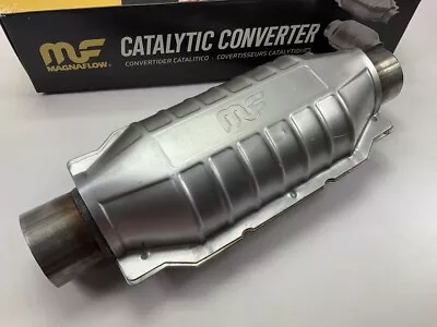 Magnaflow 51006 Universal EPA Compliant Catalytic Converter - 2.50  Inlet/Outlet • $199.99