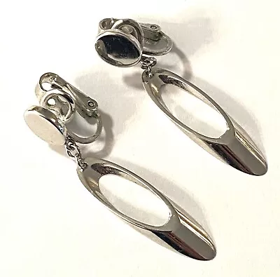 Vintage 1960’s-1970’s Signed CROWN TRIFARI Silver Tone Dangle Clip On Earrings • $19.99