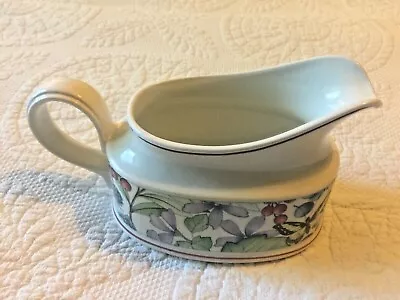 Villeroy & Boch Catalina Gravy • $17.99