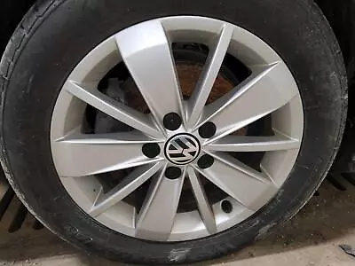 Used Wheel Fits: 2015 Volkswagen Jetta 16x6-1/2 Alloy 10 Spoke V Design Grade A • $199