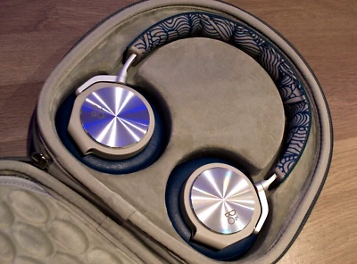 £195 • Buy Bang Olufsen B&O Beoplay H6 Special Edition Pepsi Blue Over Ear Headphones (P02)