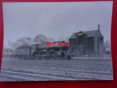 Photo  Lner Class B17 Loco No 61623 Lambton Castle • £3