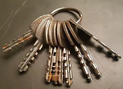 Lot Of 9 Vintage Master Lock Corrugated Flat Keys 2  On Key Ring • $27.50