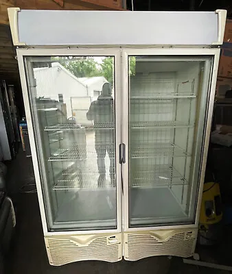 £749 • Buy Caravell Commercial Double Glass Door 1100 Litre Display Freezer- VERY GOOD
