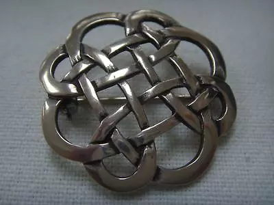 £32.99 • Buy JOHN HART EDINBRUGH SCOTTISH CELTIC KNOT DESIGN BROOCH 1999  6.4g
