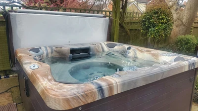 £2950 • Buy Vita Spa Hot Tub - Monarque Model - 6 Occupants - Colour Tuscan/Mocha 83  X 83 