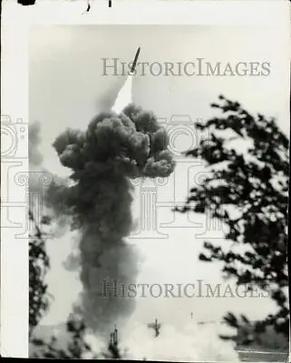 1972 Press Photo A Minuteman Missile During A Test Flight - Afx17412 • $16.99