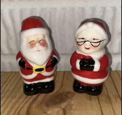 MR. & MRS CLAUS Salt And Pepper Shakers (Santa CLAUS/Christmas) • $18.99