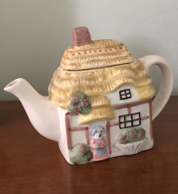 £4.99 • Buy Vintage Ceramic COTTAGE TEAPOT Unmarked