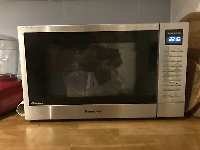 Panasonic NN-ST48KSBPQ Freestanding Solo Microwave 1000W 32L  For Parts  • £69