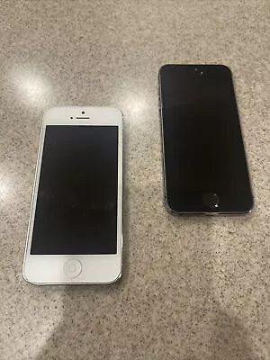 Apple IPhone 5s 16GB Space Gray A1533 & IPhone 5 A1429 32GB White PARTS ONLY • $36