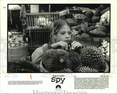 1996 Press Photo Young Actress Michelle Trachtenberg Stars In  Harriet The Spy  • $15.99