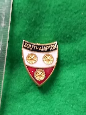 Southampton Football Club 1970s Vintage COFFER LONDON Enamel Badge • £7.99