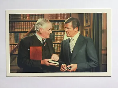 James Bond 007 Picture Postcard Q Briefs Roger Moore Moonraker • £2.99