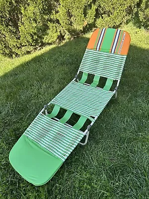 Vintage Folding Aluminum Chaise Lounge Lawn Beach Chair Vinyl PVC Tubing Green • $84.97