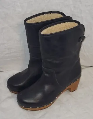 UGG Australia Lynnea 7 Sheepskin Lined Clog Boots Black Studded Slip On  • $39.99